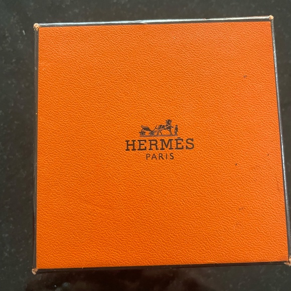 Hermes Clic Clac wide bracelet in red and silver. - Picture 6 of 6